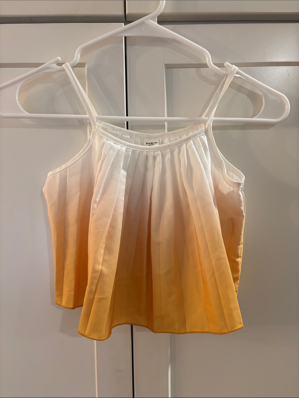 SHEIN White to Peach Ombre Pleated Spaghetti Strap Cami